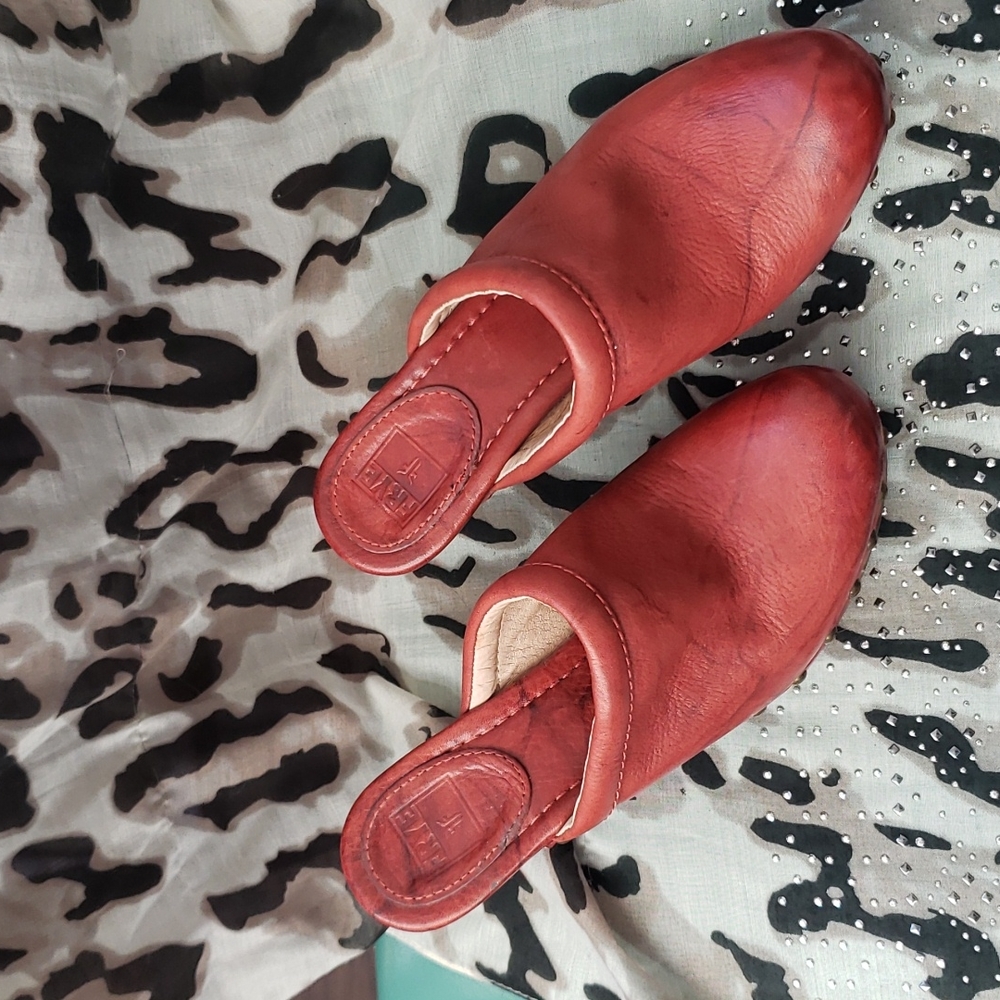Frye Clog/Mules/heels - Picture 2 of 10